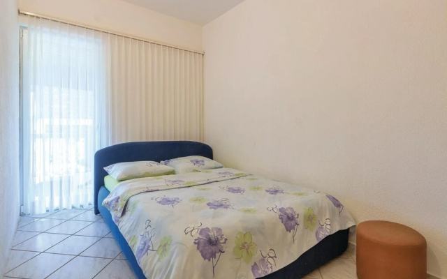 Nice Home in Stinjan With Wifi and 4 Bedrooms