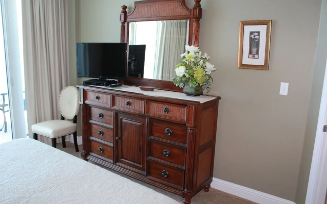 Lighthouse 1418 - 3 Br condo