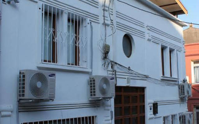 Bed Red Homes Турция, Измир - отзывы, цены и фото номеров - забронировать отель Bed Red Homes онлайн вид на фасад