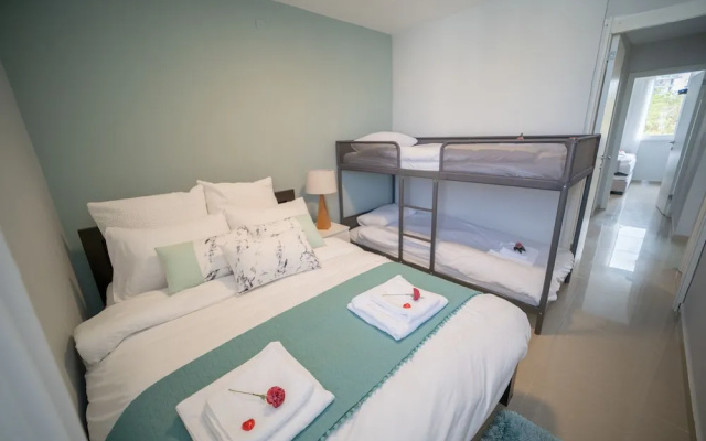 Amazing 3BDR Apartment Prime Location