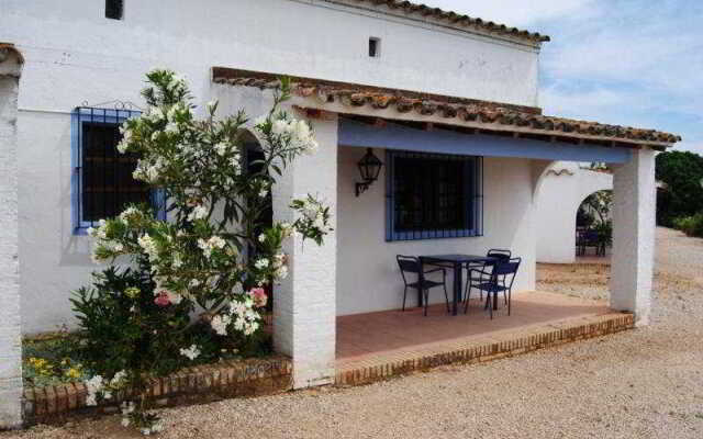 Отель La Molinera Bungalows вид на фасад