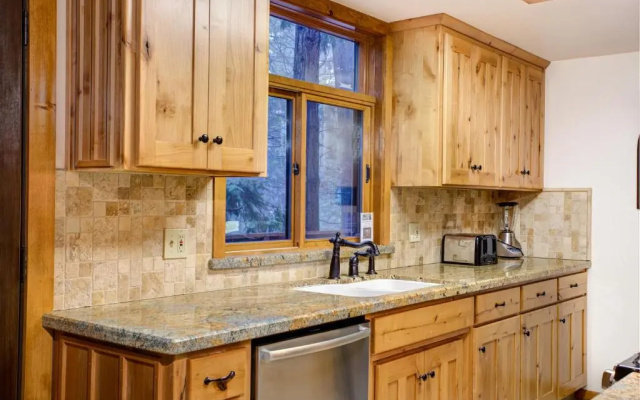 2n Big Pine Lodge