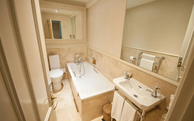 Apsley House Hotel