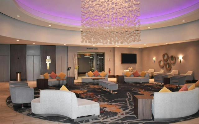 DoubleTree by Hilton Chicago - Oak Brook