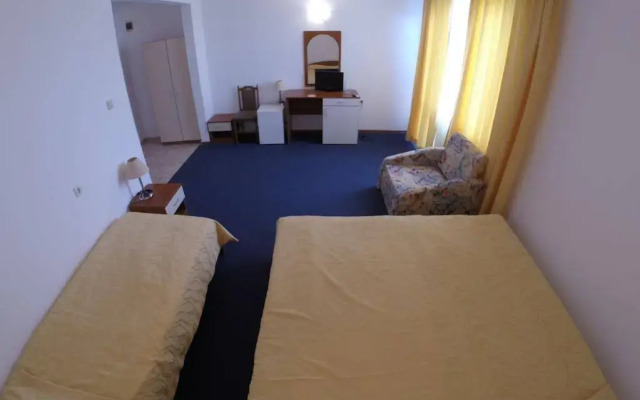 Hotel Lotos