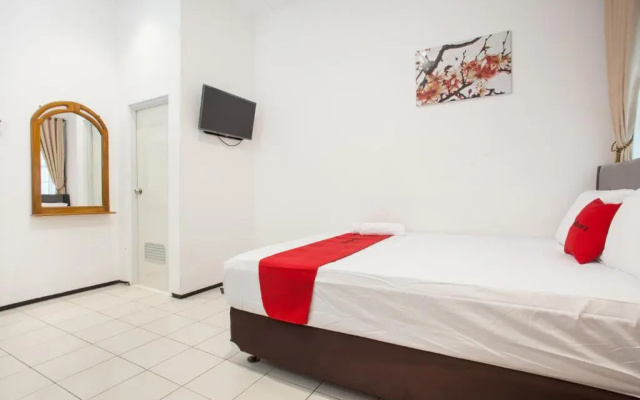 RedDoorz near Sanan Malang