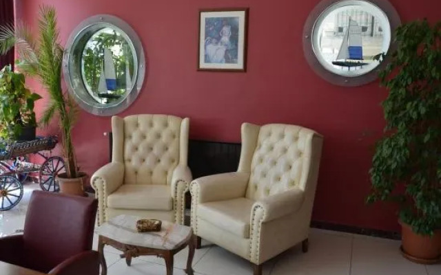 Anibal Hotel