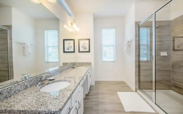 11 Bedroom 9.5 Bathroom 4792sq Foot Villa 7000os