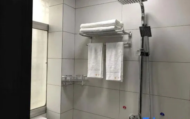 Changde Dingcheng Mingfeng Hotel