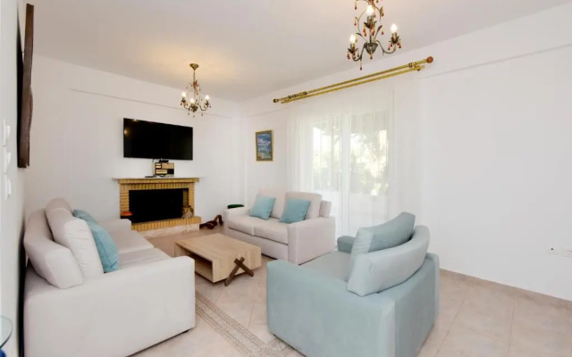 Villa Irilena - 4Bdr Beach House
