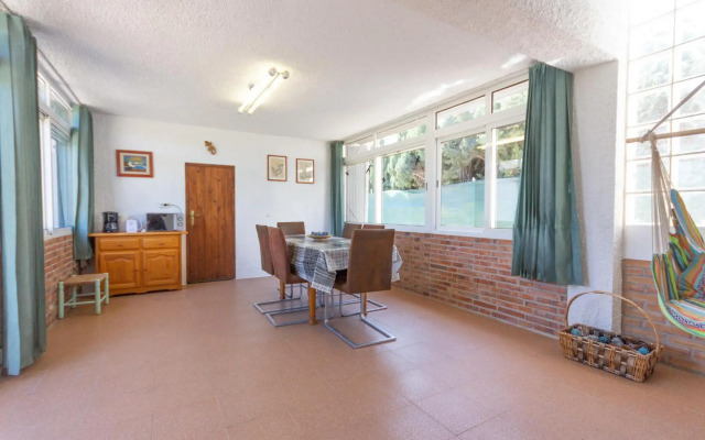 Casa Familiar con Amplio Jardín Av 3 Calas