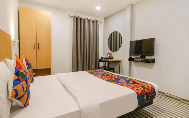 FabHotel Chawla House