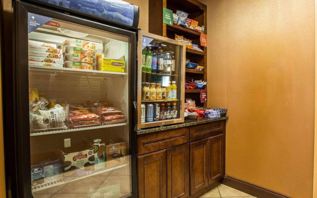 Comfort Suites At WestGate Mall