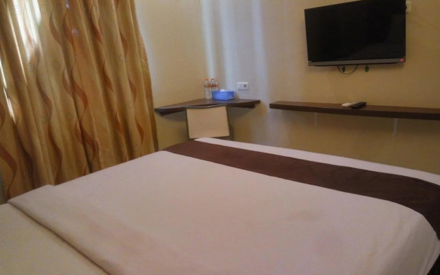 Max Hotel