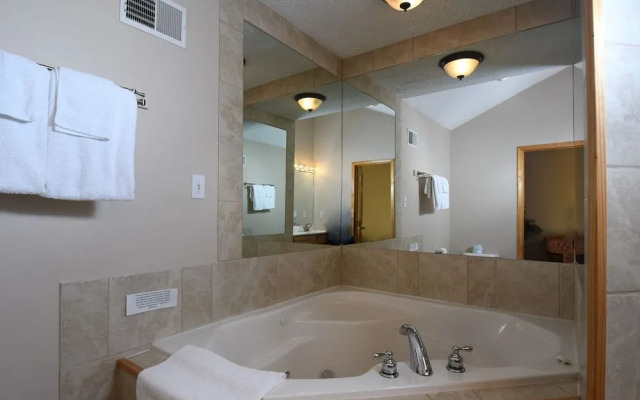 Windsor House by Taylor Made Deep Creek