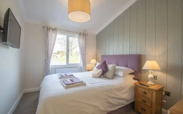 2 Bedroom Sleeps 4 Lodge-smart Tv-hot Tub-dogs Ok