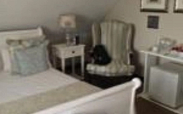 Sunninghill Guest Lodge