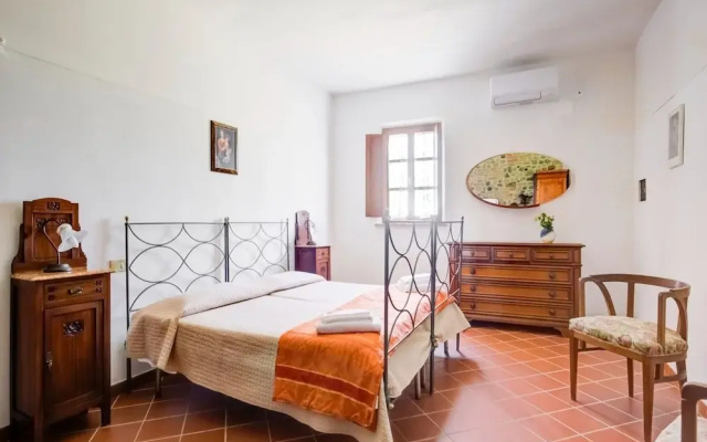 Apartment in Peccioli With Pool