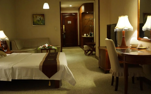 Kunming Plateau Pearl Hotel