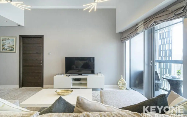 KeyOne - 1BR in Cayan Tower