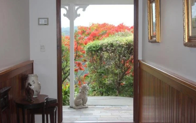 Highwood Park B&B Guest Lodge