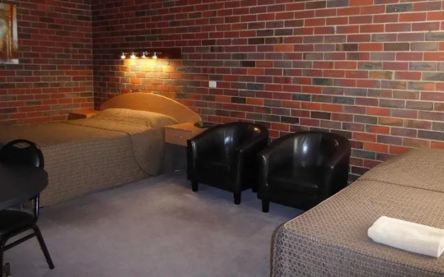 Townhouse Motor Inn
