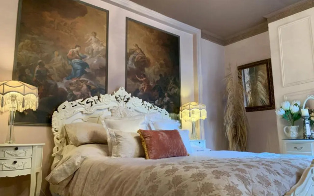KIRA Beach House, Large luxury 2 bedroom apartment