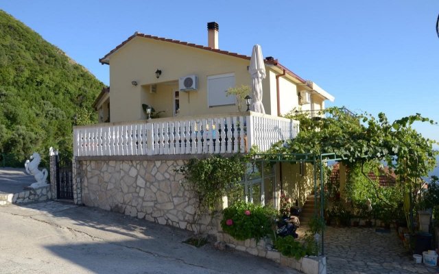 Apartments Marinovic in Budva, Montenegro from 39$, photos, reviews - zenhotels.com hotel front