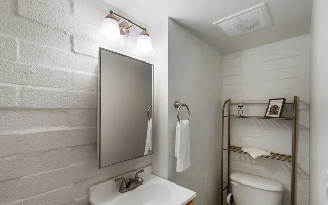 Campus Walk Condo 2 BR by Casago
