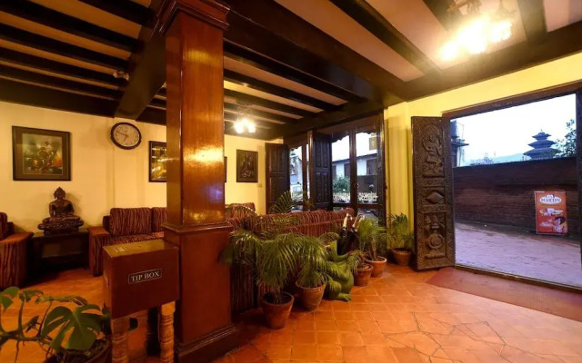 Vajra Guest House & Restaurant