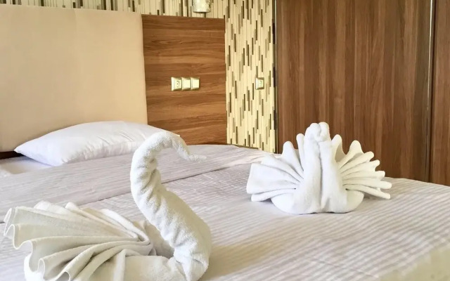 Bahas Hotel
