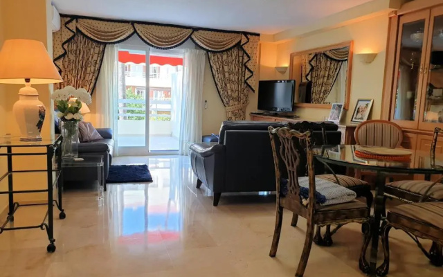 Spacious 3 Bedroom 2nd Line Beach Apartment Marbella Center