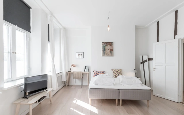 ★ 170SQM Apt. 50M to Main Street, Metro & canals ★