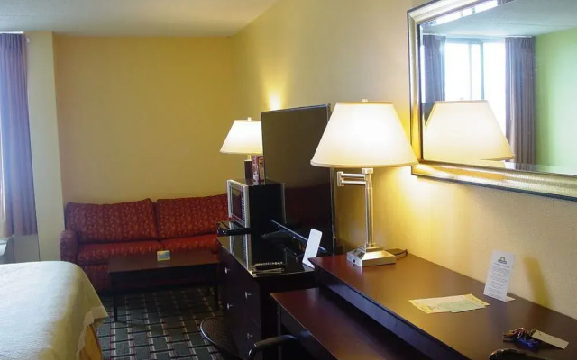 Days Hotel By Wyndham Danville Conference Center