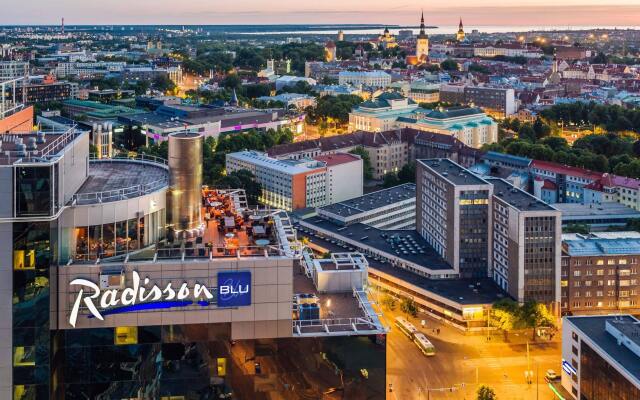 Radisson Blu Sky Hotel, Tallinn вид на фасад