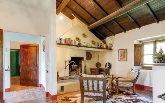 Exclusive Apartment With Fireplace