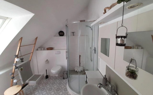 Lovely Apartment in Roes With a Terrace