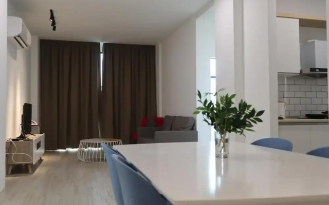 Zen66 Roxy Serviced Apartment