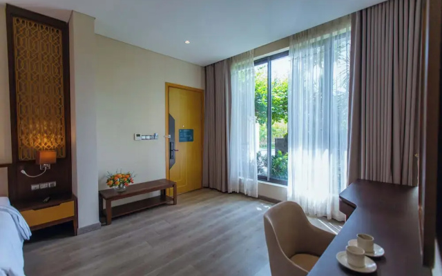 The Palm Nest Cam Ranh Pool Villa