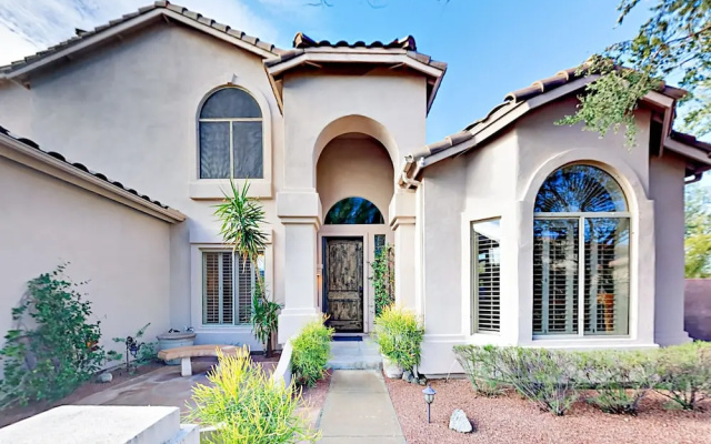 E Sandia Circle - 5 Br Home