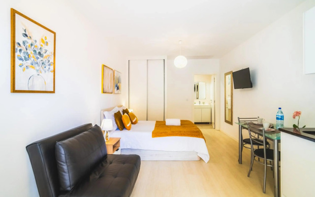 Fernandes House