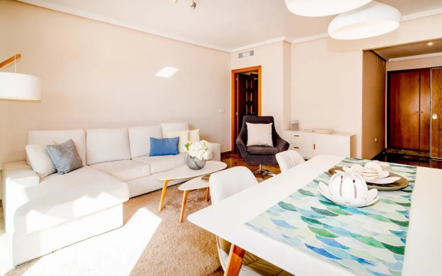 GH-Beautiful 2 bedroom apt small pool