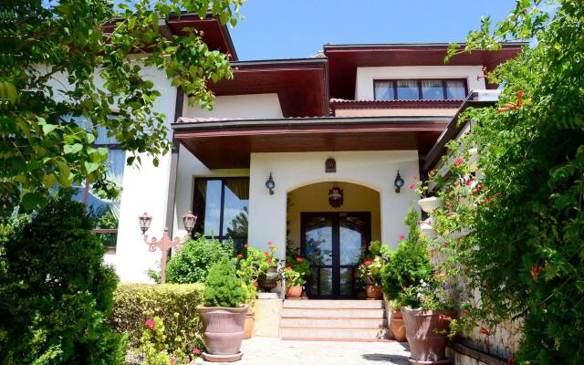 Отель Dallas Residence Болгария, Варна - 1 отзыв об отеле, цены и фото номеров - забронировать отель Dallas Residence онлайн вид на фасад