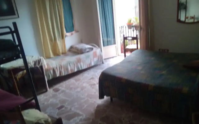 Room-large Quadruple Room