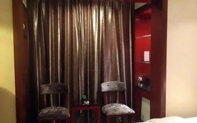Yi Long Hotel