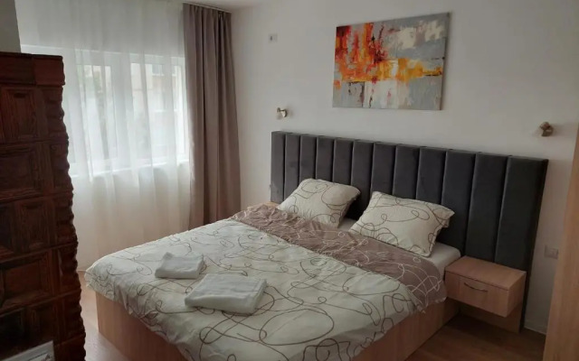 Ela's apartment