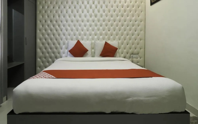 OYO 28722 The Prince Hotel