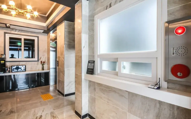 Jinju Hotel Hot