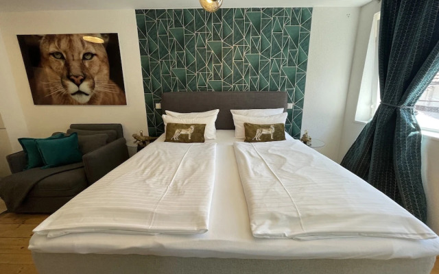 Deluxe Studio La Gatita Amable
