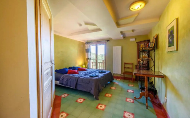 Eco-hôtel et Yourtes du Mercantour